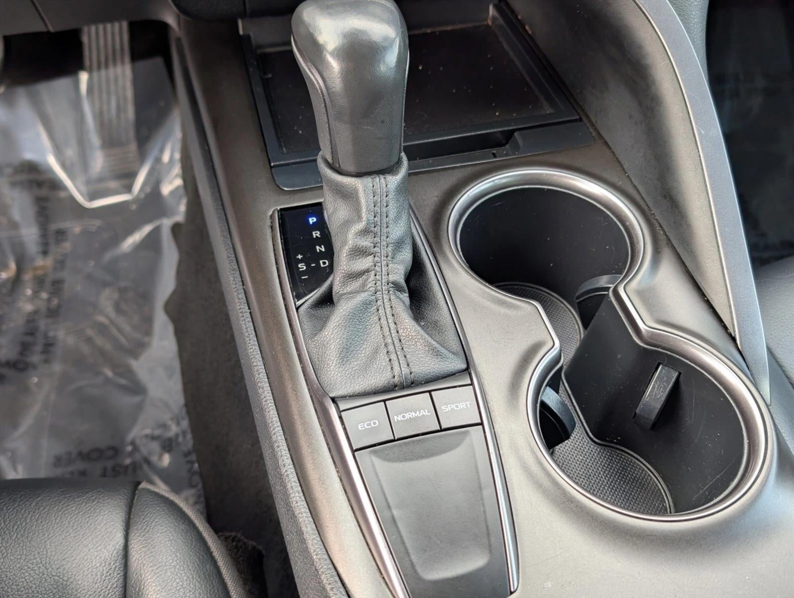 2023 Toyota Camry SE Auto (SE)