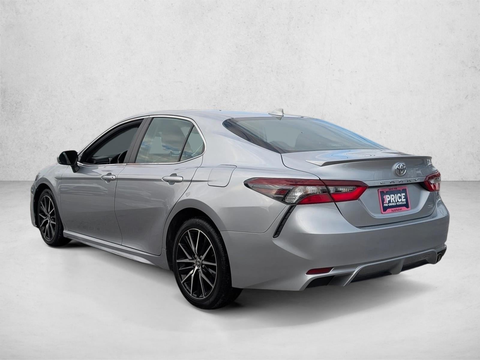 2023 Toyota Camry SE Auto (SE)