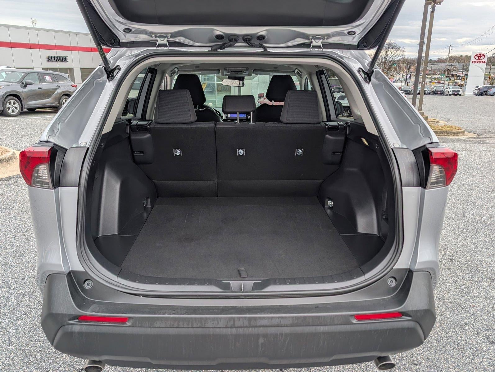 2025 Toyota RAV4 Hybrid LE AWD (Natl)