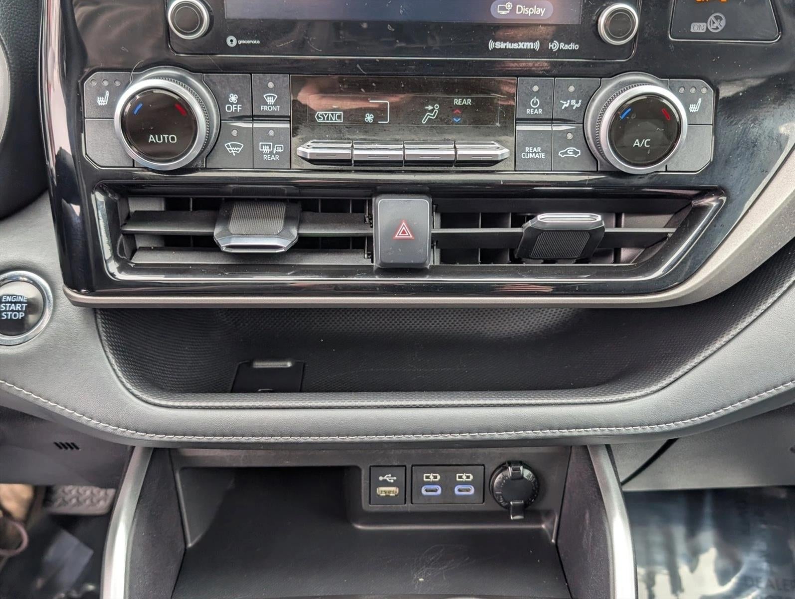 2022 Toyota Highlander XLE AWD (Natl)