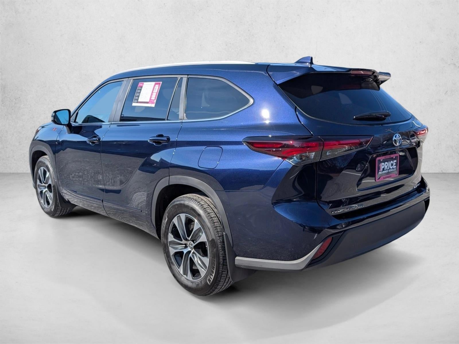 2025 Toyota Highlander XLE AWD (Natl)