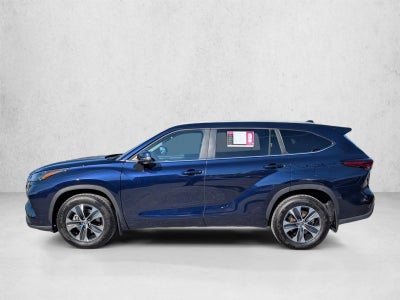 2025 Toyota Highlander XLE AWD (Natl)