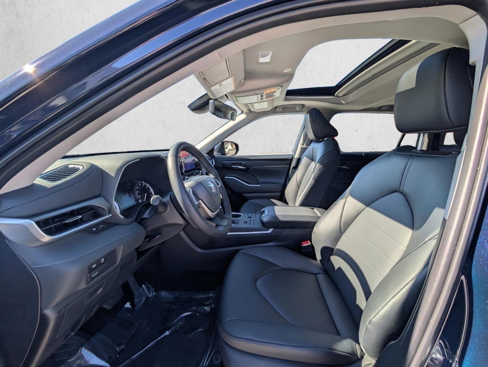 2025 Toyota Highlander XLE AWD (Natl)