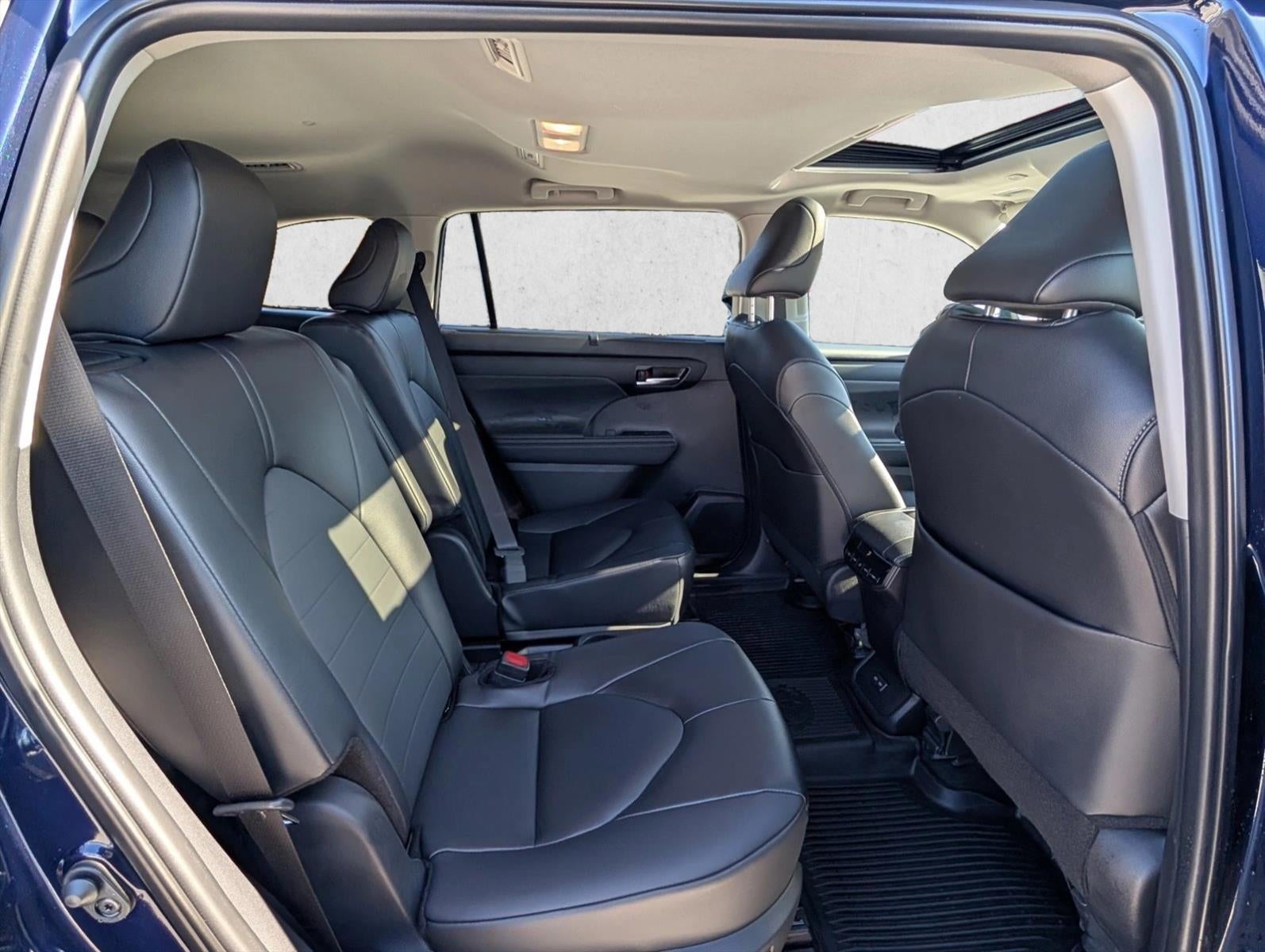 2025 Toyota Highlander XLE AWD (Natl)