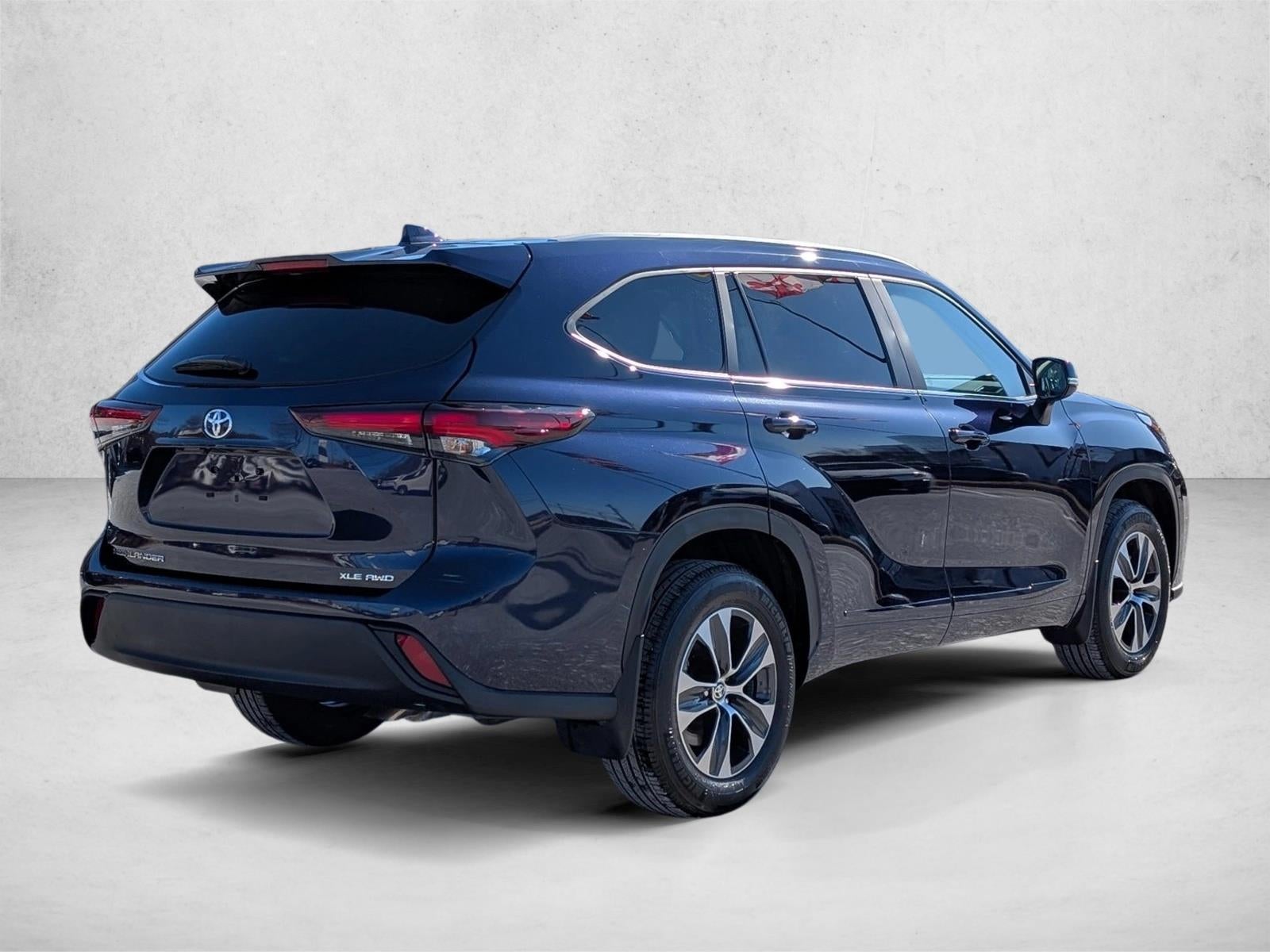 2025 Toyota Highlander XLE AWD (Natl)