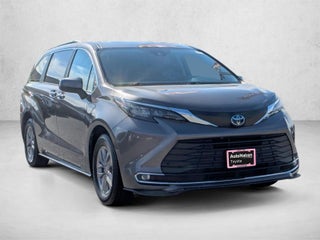 2024 Toyota Sienna XLE FWD 8-Passenger (Natl)