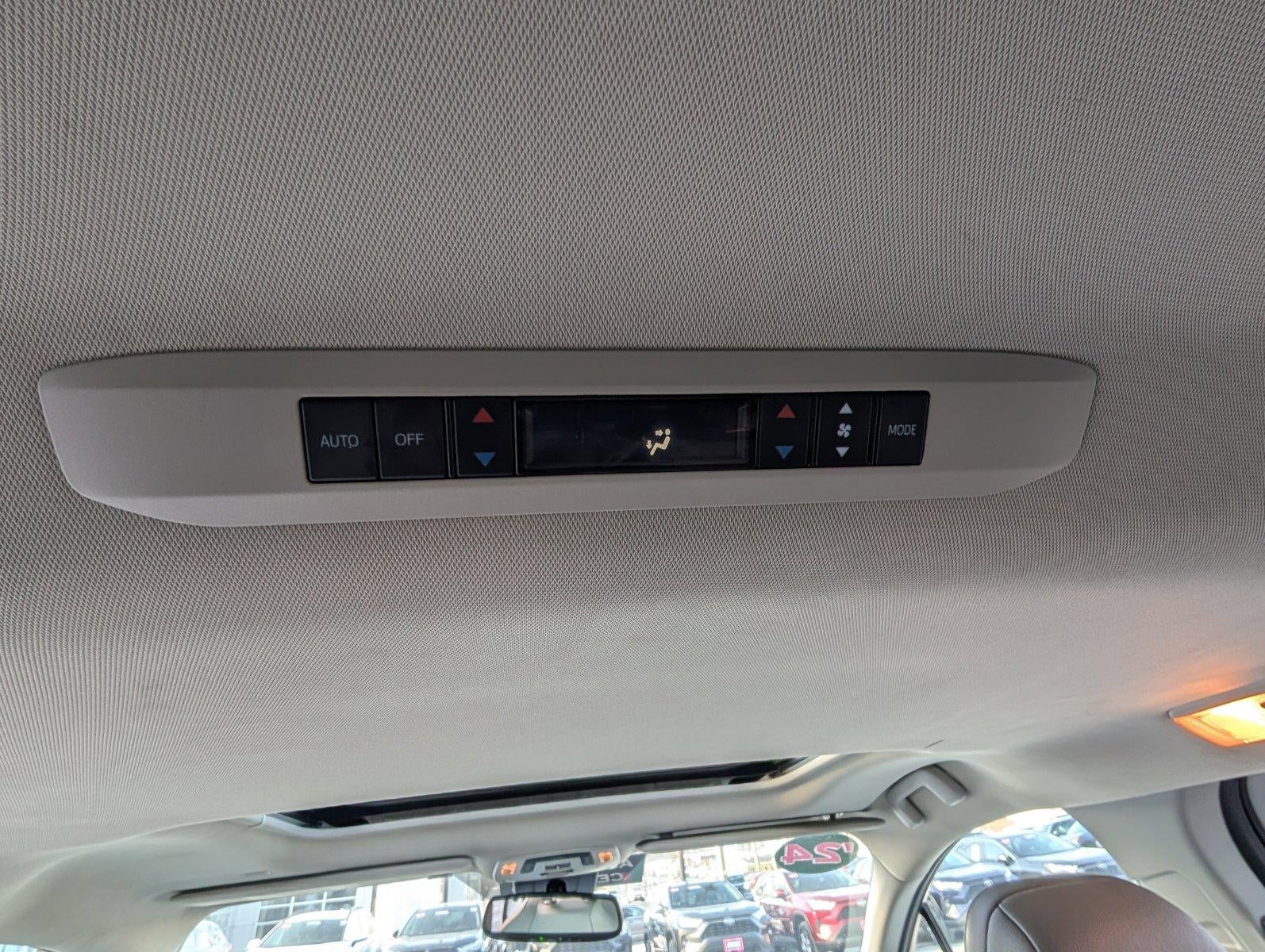 2024 Toyota Sienna XLE FWD 8-Passenger (Natl)