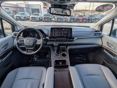 2024 Toyota Sienna XLE FWD 8-Passenger (Natl)