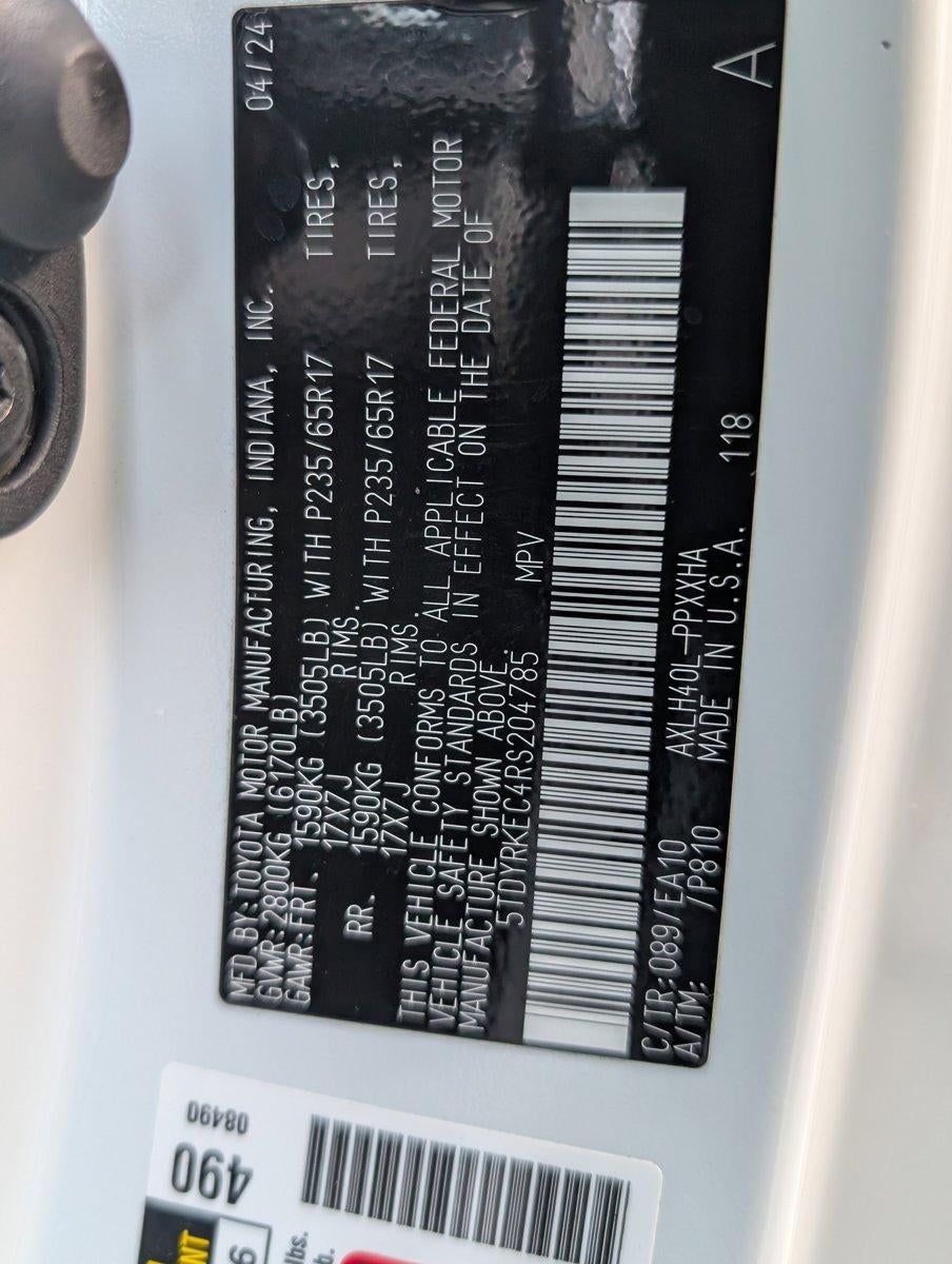 2024 Toyota Sienna XLE FWD 8-Passenger (Natl)