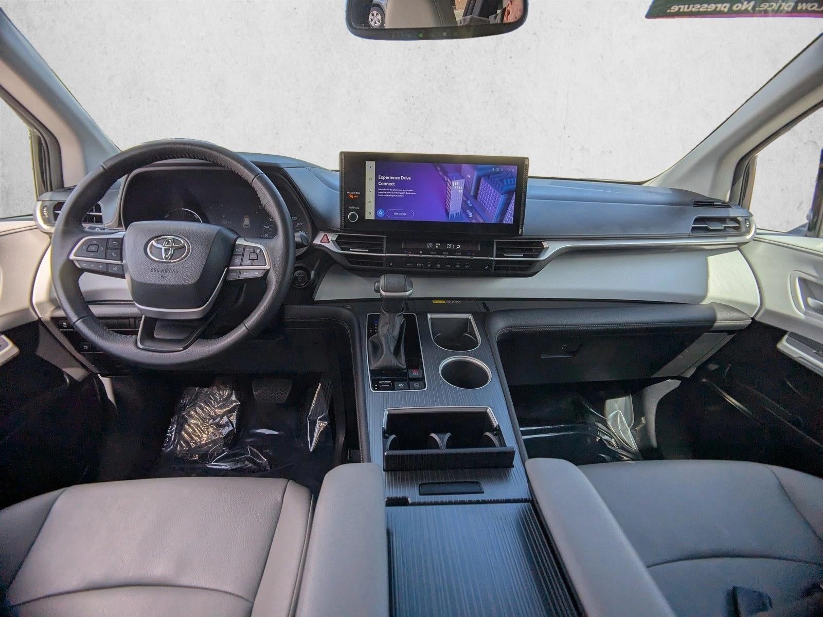 2025 Toyota Sienna XLE FWD 8-Passenger (Natl)