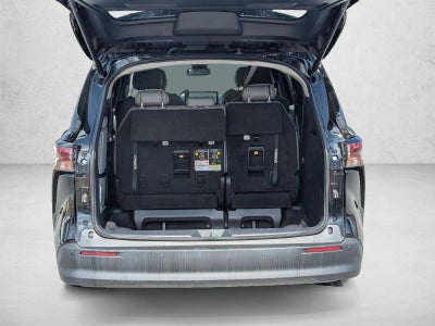 2025 Toyota Sienna XLE FWD 8-Passenger (Natl)