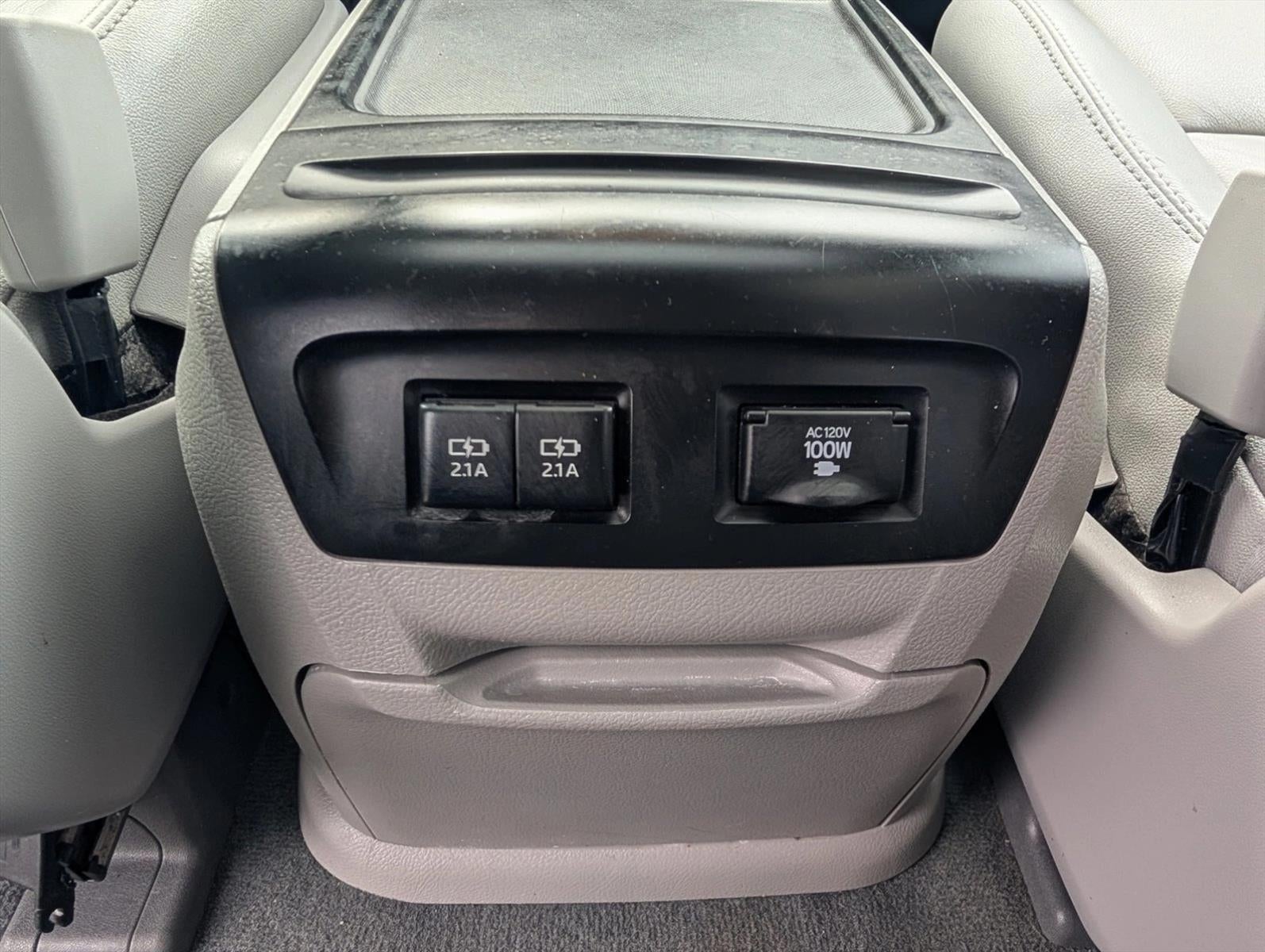 2020 Toyota Sienna XLE Premium FWD 8-Passenger (Natl)