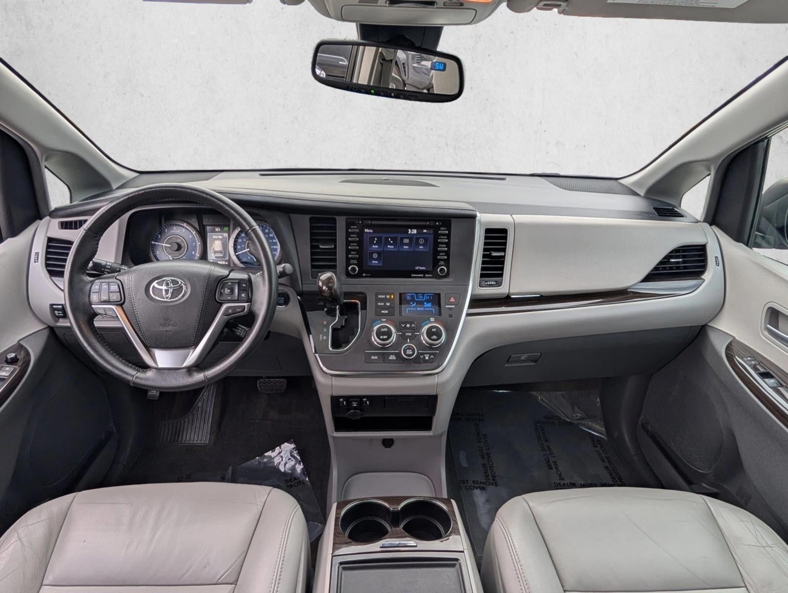 2018 Toyota Sienna XLE FWD 8-Passenger (Natl)