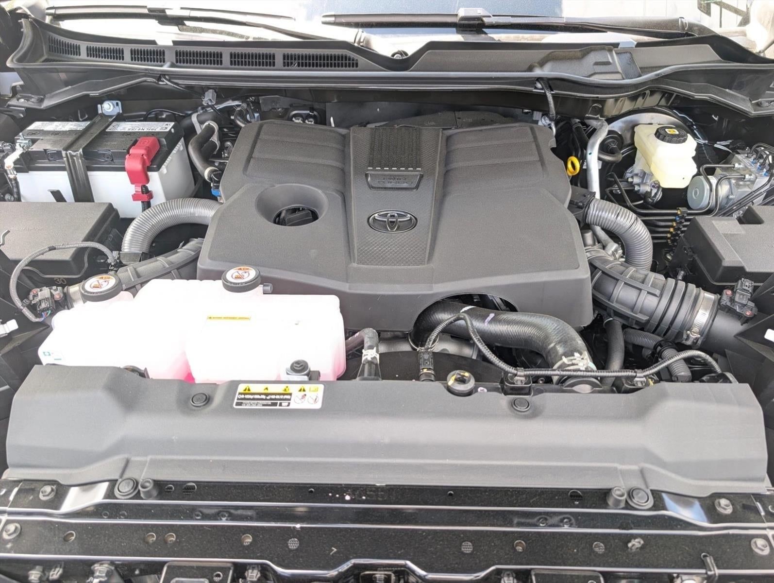 2026 Toyota Tundra 4WD 4WD SR5 CrewMax 5.5' Bed (Natl)