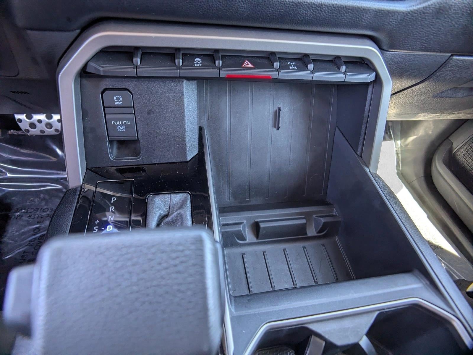 2024 Toyota Tundra 4WD 4WD SR5 CrewMax 5.5' Bed (Natl)