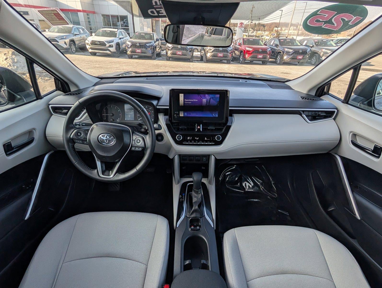 2025 Toyota Corolla Cross LE 4WD (Natl)