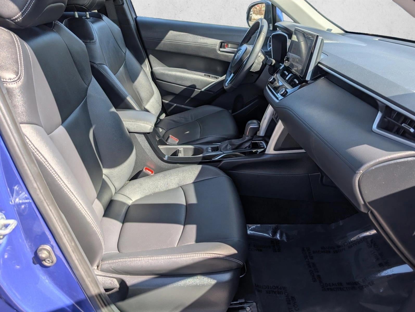 2024 Toyota Corolla Cross XLE 2WD (Natl)