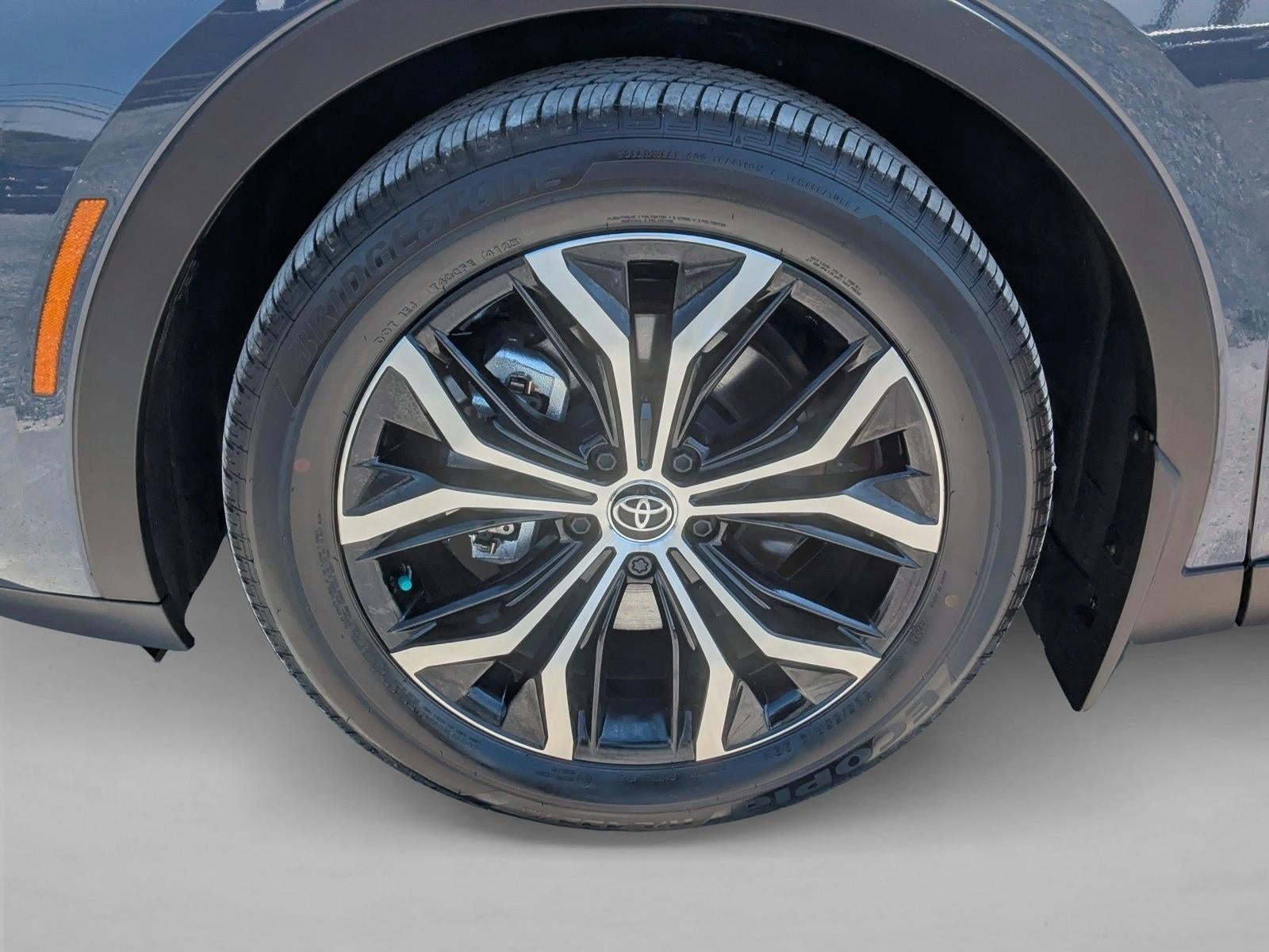 2026 Toyota Crown XLE AWD (Natl)