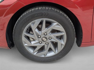 2024 Hyundai ELANTRA SEL IVT