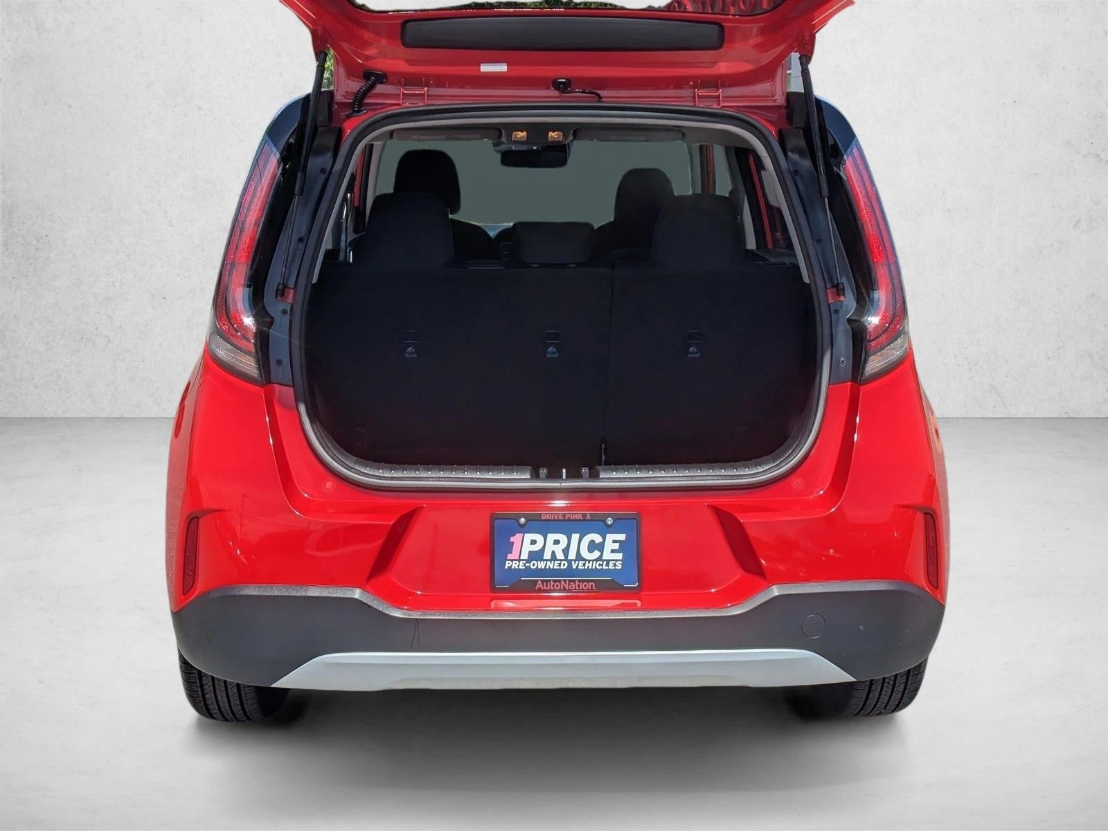 2024 Kia Soul LX IVT