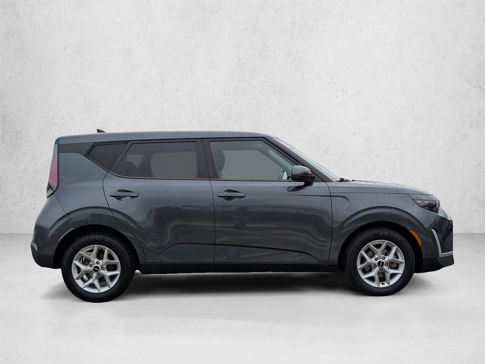 2023 Kia Soul LX IVT