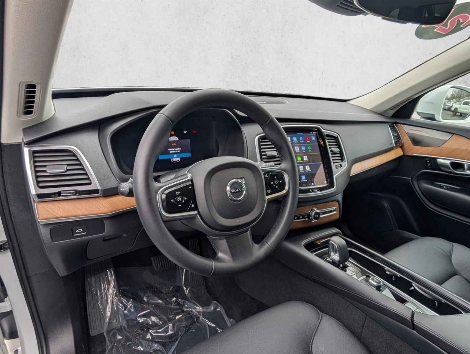 2024 Volvo XC90 B6 AWD Plus Bright Theme 6P