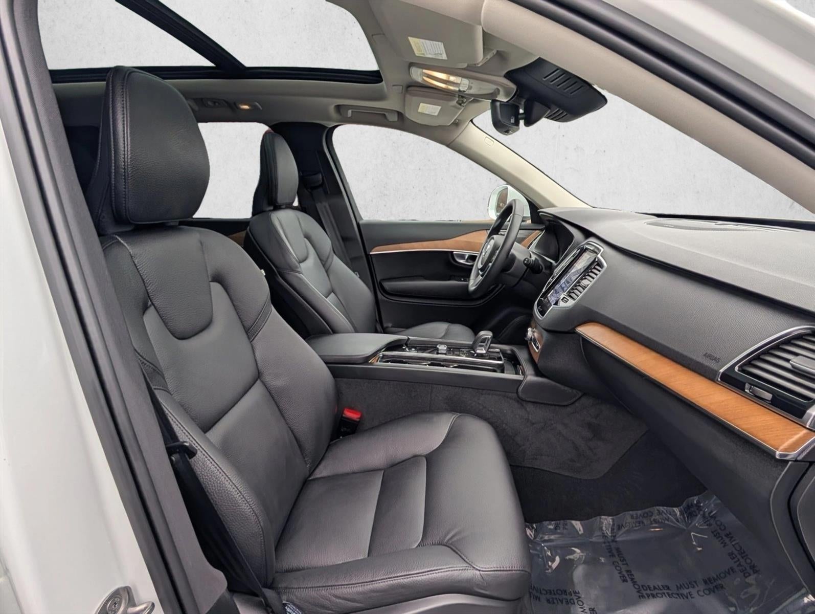 2024 Volvo XC90 B6 AWD Plus Bright Theme 6P